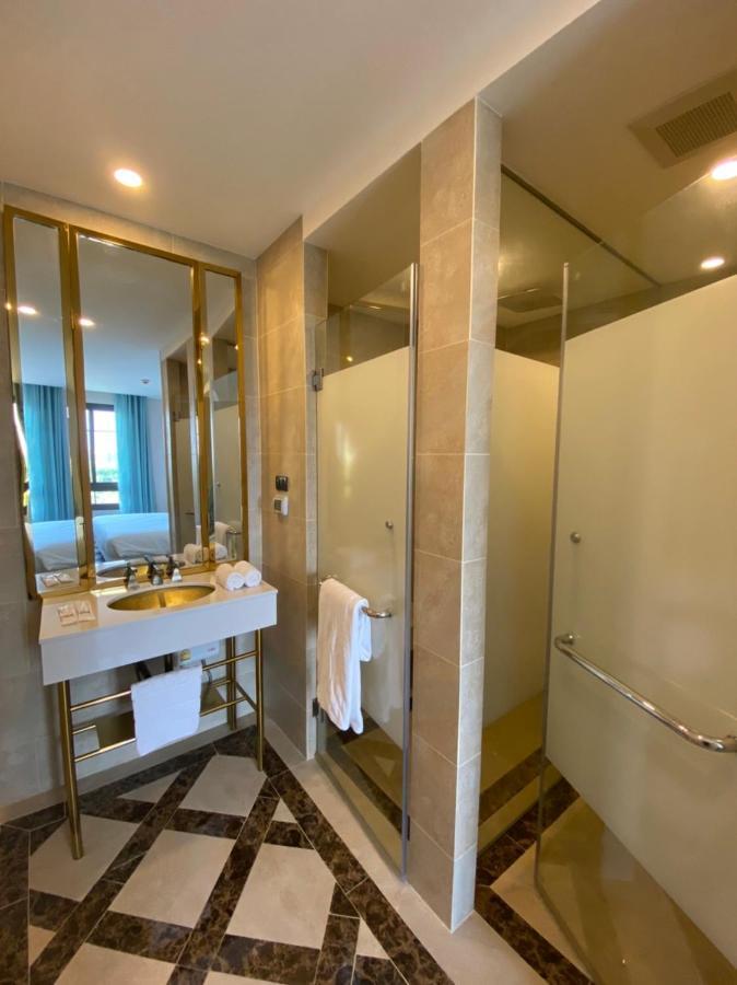 Espana Hotel Jomtien Resort Buitenkant foto